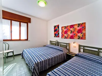 Ferienwohnung für 5 Personen (32 m²) in Bibione 4/10