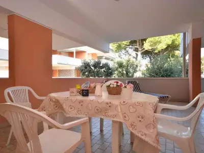 Ferienwohnung für 8 Personen (50 m²) in Bibione 2/10