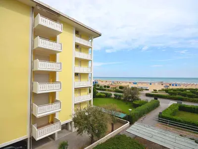 Ferienwohnung für 6 Personen (55 m²) in Bibione 4/10