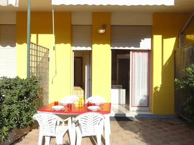 Ferienwohnung für 5 Personen (35 m²) in Bibione 1/10