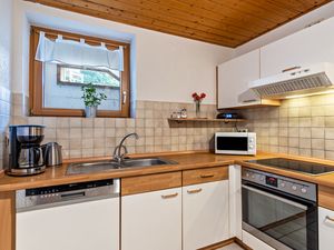 23376485-Ferienwohnung-4-Biederbach-300x225-2