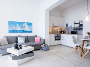 22951517-Ferienwohnung-4-Binz (Ostseebad)-300x225-0