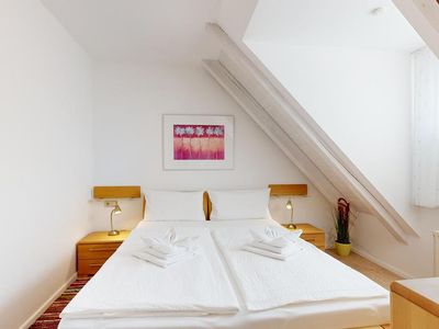 Doppelbett-Schlafzimmer