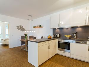 23441829-Ferienwohnung-2-Binz (Ostseebad)-300x225-0