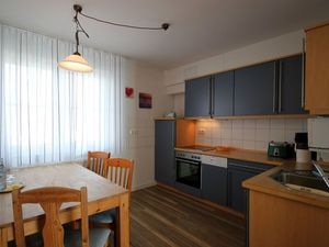 22280313-Ferienwohnung-6-Binz (Ostseebad)-300x225-4