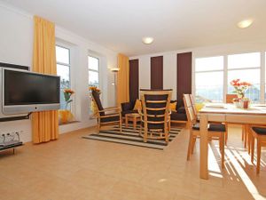 23910957-Ferienwohnung-4-Binz (Ostseebad)-300x225-1