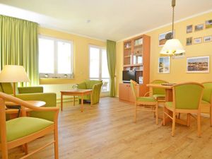 23911050-Ferienwohnung-4-Binz (Ostseebad)-300x225-0