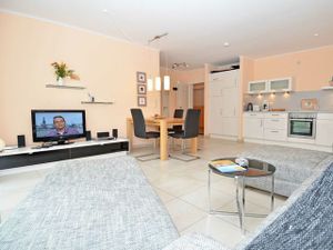 23911085-Ferienwohnung-4-Binz (Ostseebad)-300x225-1