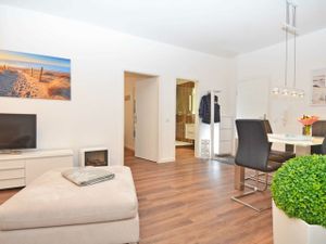 23911370-Ferienwohnung-4-Binz (Ostseebad)-300x225-5