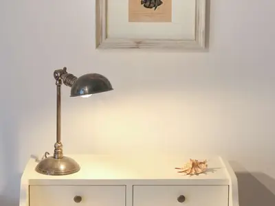 kleiner Schreibtisch