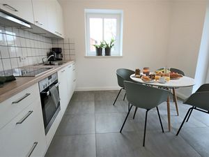 23881334-Ferienwohnung-4-Binz (Ostseebad)-300x225-3