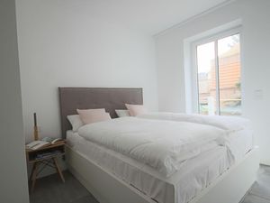 23881334-Ferienwohnung-4-Binz (Ostseebad)-300x225-5