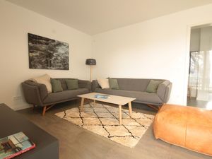 23881337-Ferienwohnung-4-Binz (Ostseebad)-300x225-0