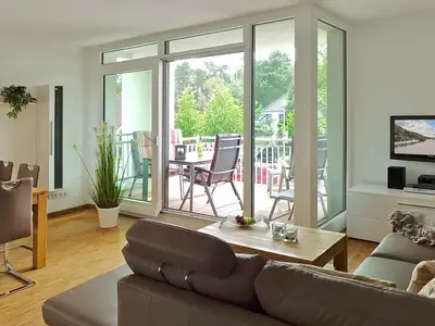 Wohn-Essbereich mit Couch