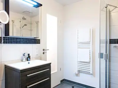 Badezimmer mit Dusche