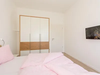 Schlafzimmer mit Doppelbett