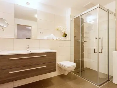 Badezimmer mit Dusche
