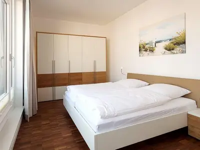 Schlafzimmer mit Doppelbett
