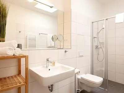 Badezimmer mit Dusche