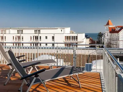 Dachterrasse mit Liegen