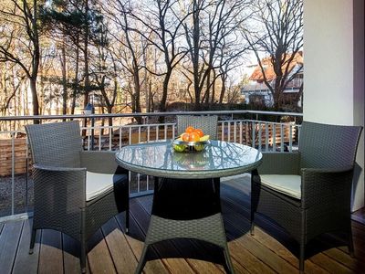 Balkon mit Gartenmöbeln