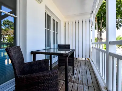 Balkon mit Möbeln