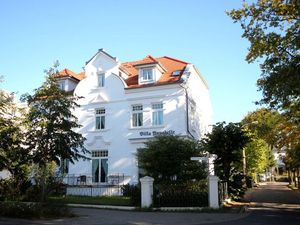 22280267-Ferienwohnung-4-Binz (Ostseebad)-300x225-1