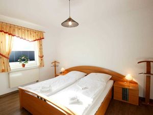 22280091-Ferienwohnung-4-Binz (Ostseebad)-300x225-2