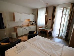 22280659-Ferienwohnung-3-Binz (Ostseebad)-300x225-5