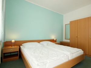 22280641-Ferienwohnung-3-Binz (Ostseebad)-300x225-4