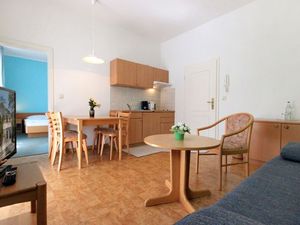 22280641-Ferienwohnung-3-Binz (Ostseebad)-300x225-5