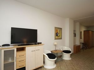 23070361-Ferienwohnung-4-Binz (Ostseebad)-300x225-4