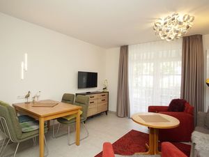 23070255-Ferienwohnung-4-Binz (Ostseebad)-300x225-4