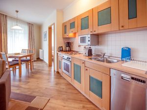 24026755-Ferienwohnung-4-Binz (Ostseebad)-300x225-1