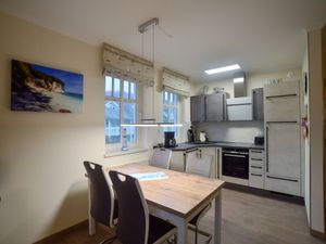 24026887-Ferienwohnung-4-Binz (Ostseebad)-300x225-1