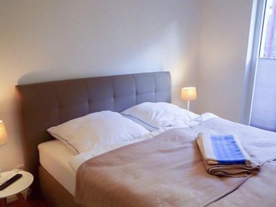 Schlafzimmer 1 mit Doppelbett