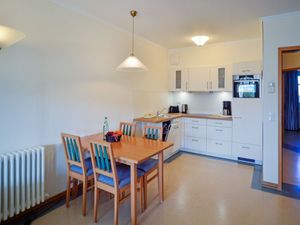 24026716-Ferienwohnung-6-Binz (Ostseebad)-300x225-1