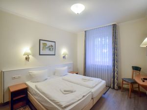 24026786-Ferienwohnung-4-Binz (Ostseebad)-300x225-2