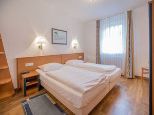 24026799-Ferienwohnung-4-Binz (Ostseebad)-300x225-2