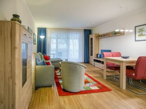 24026844-Ferienwohnung-4-Binz (Ostseebad)-300x225-1