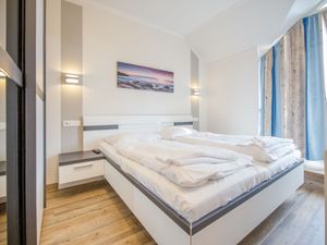 24026861-Ferienwohnung-4-Binz (Ostseebad)-300x225-3