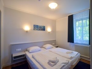 24026859-Ferienwohnung-4-Binz (Ostseebad)-300x225-2