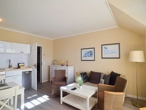 24026866-Ferienwohnung-4-Binz (Ostseebad)-300x225-1