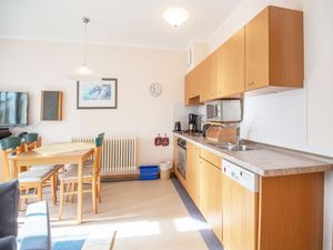 24026904-Ferienwohnung-5-Binz (Ostseebad)-300x225-1