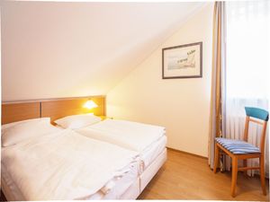 24026873-Ferienwohnung-4-Binz (Ostseebad)-300x225-2