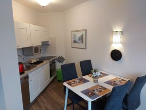 24026912-Ferienwohnung-4-Binz (Ostseebad)-300x225-5