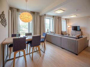 24044521-Ferienwohnung-6-Binz (Ostseebad)-300x225-1