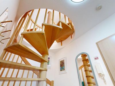 Aufgang zum 2.Schlafbereich über eine Wendeltreppe