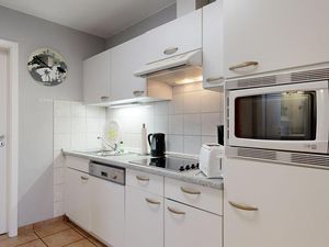 17989645-Ferienwohnung-4-Binz (Ostseebad)-300x225-5