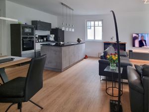 23736318-Ferienwohnung-4-Binz (Ostseebad)-300x225-3